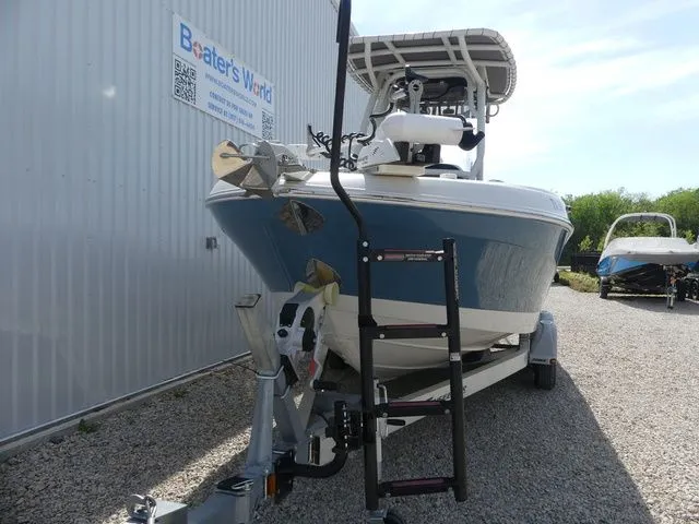 Slide: The Image of Crownline Boats 220 FinSeeker 2020 - 8