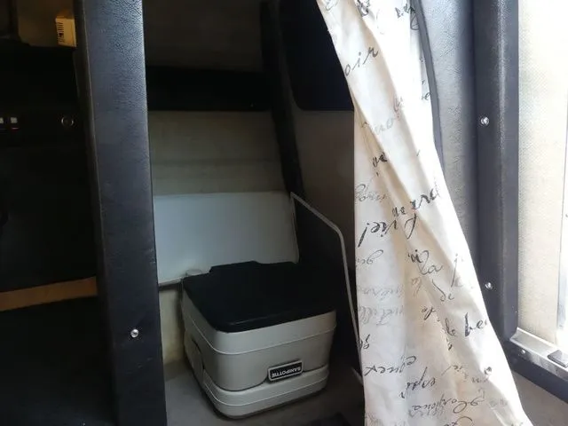 Slide: The Image of Sea Ray 225 Weekender 2003 - 16