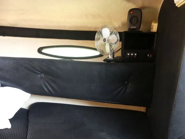 Slide: The Image of Sea Ray 225 Weekender 2003 - 17