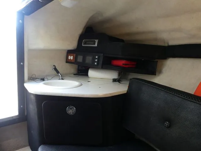 Slide: The Image of Sea Ray 225 Weekender 2003 - 19