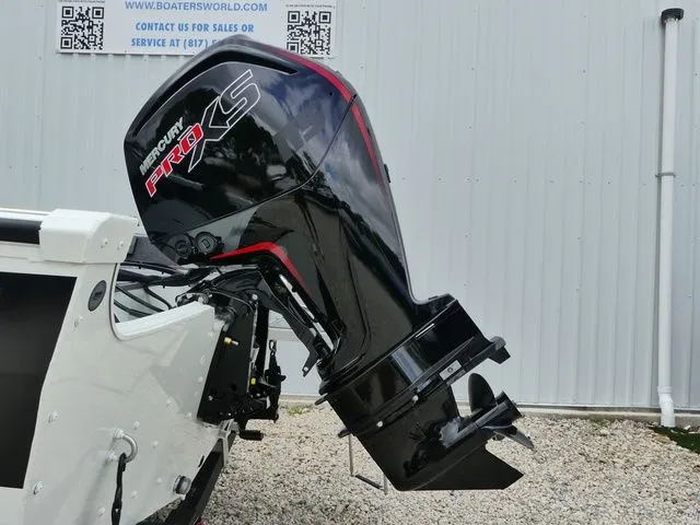 Slide: The Image of Lowe Fish & Ski 1700 2026 - 6