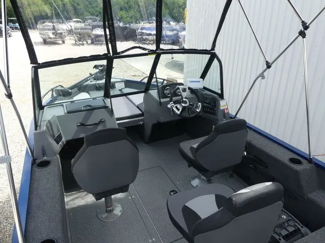 Slide: The Image of Lowe Fish & Ski 1625 2026 - 13