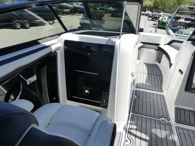 Slide: The Image of Yamaha 242 Limited S 2016 - 19