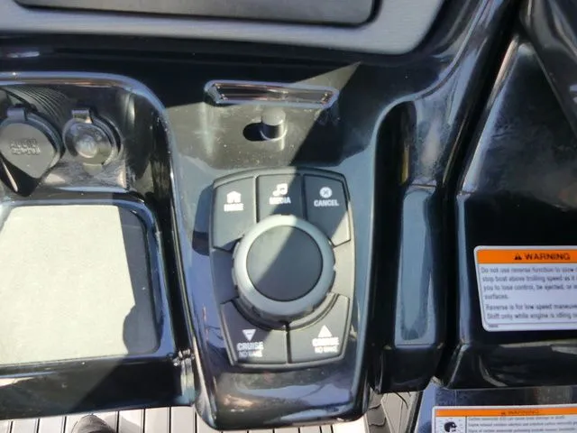 Slide: The Image of Yamaha 242 Limited S 2016 - 22