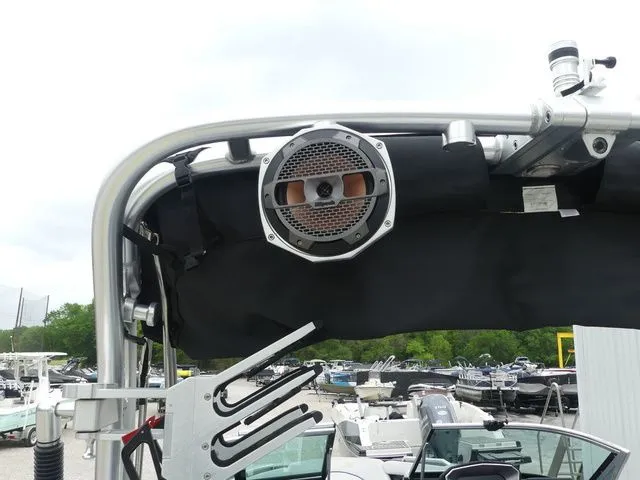 Slide: The Image of MasterCraft XT25 2018 - 26