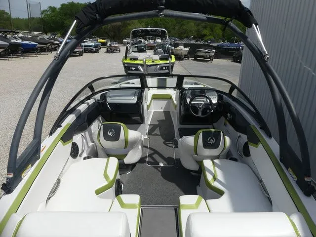 Slide: The Image of Scarab 195 H.O. Impulse 2016 - 13