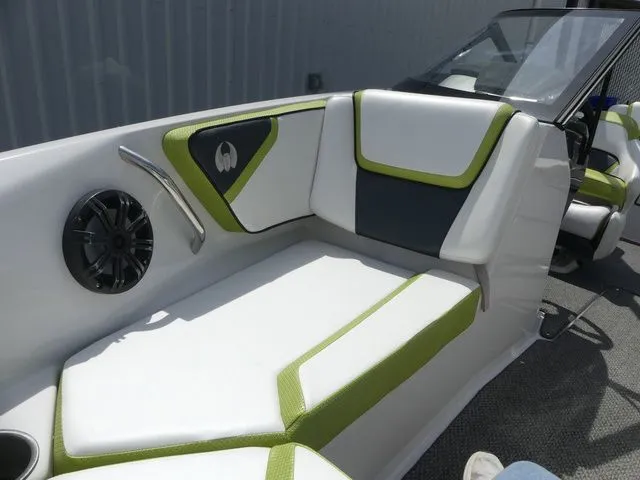 Slide: The Image of Scarab 195 H.O. Impulse 2016 - 16