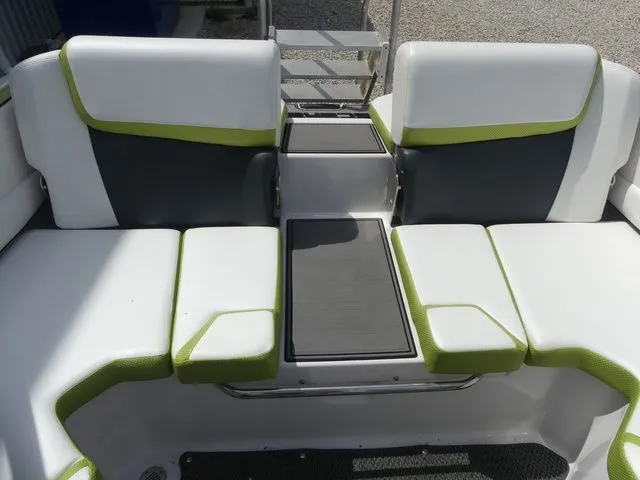 Slide: The Image of Scarab 195 H.O. Impulse 2016 - 19