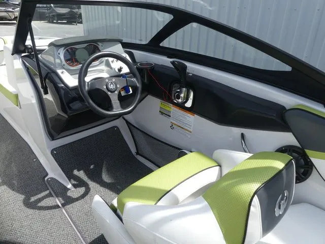 Slide: The Image of Scarab 195 H.O. Impulse 2016 - 21