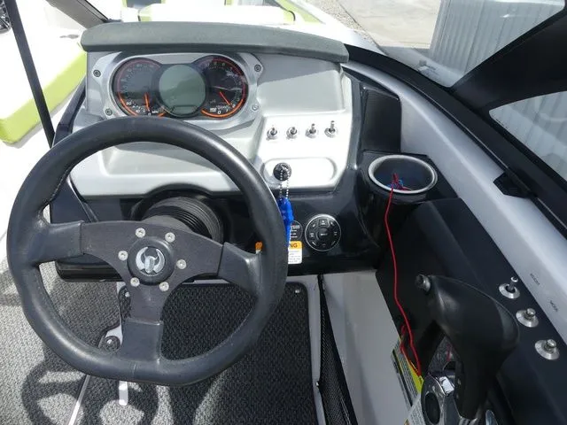 Slide: The Image of Scarab 195 H.O. Impulse 2016 - 22