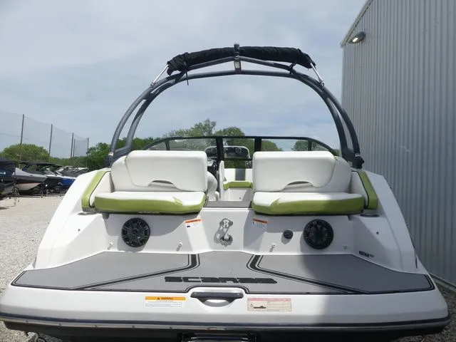 Slide: The Image of Scarab 195 H.O. Impulse 2016 - 5