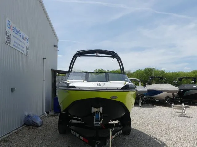 Slide: The Image of Scarab 195 H.O. Impulse 2016 - 8