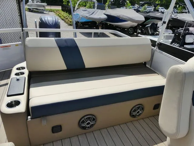 Slide: The Image of G3 Select 322SL 2026 - 16