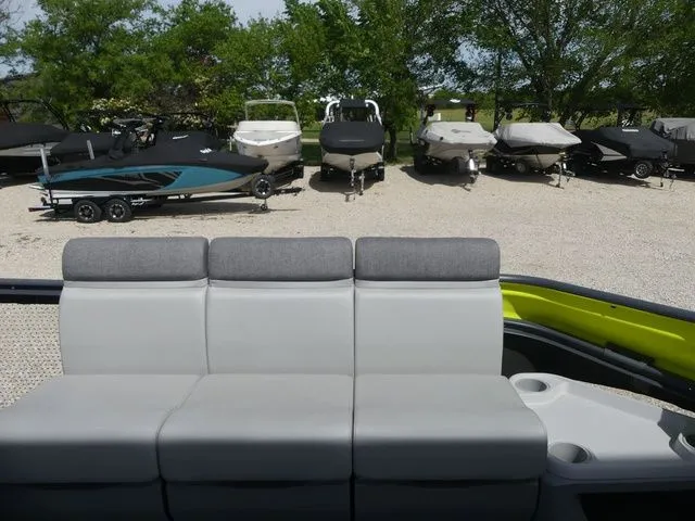 Slide: The Image of Sea-Doo Switch Cruise 21 2023 - 12