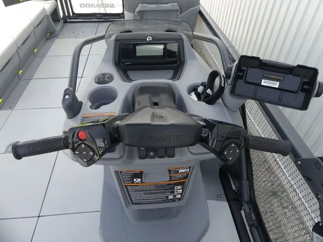 Slide: The Image of Sea-Doo Switch Cruise 21 2023 - 16