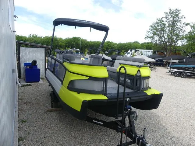 Slide: The Image of Sea-Doo Switch Cruise 21 2023 - 4