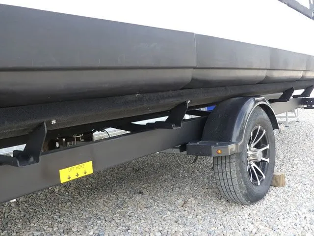 Slide: The Image of Sea-Doo Switch Cruise 21 2023 - 8