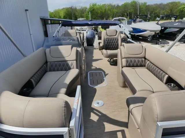 Slide: The Image of Bennington 24 LXFB 2023 - 14