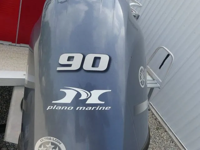 Slide: The Image of Avalon Venture Rear Fish 20' 2019 - 12