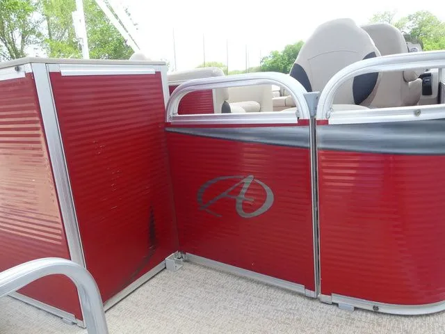 Slide: The Image of Avalon Venture Rear Fish 20' 2019 - 14