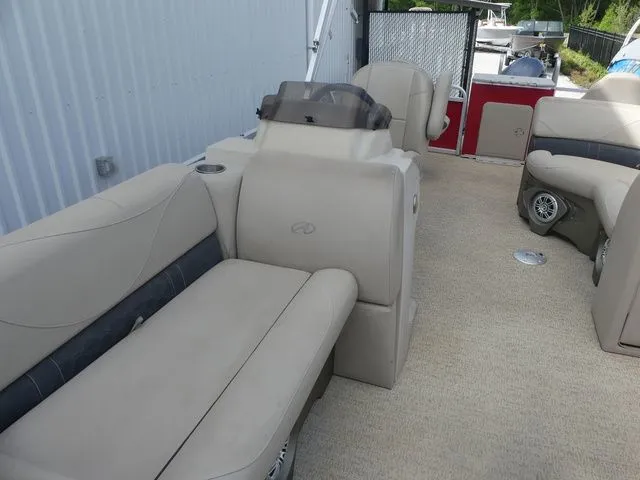 Slide: The Image of Avalon Venture Rear Fish 20' 2019 - 21