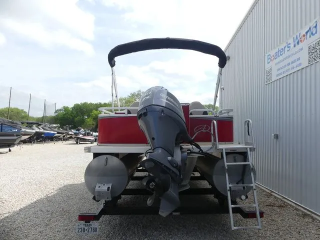 Slide: The Image of Avalon Venture Rear Fish 20' 2019 - 4