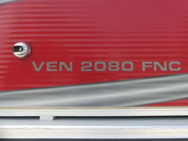 Slide: The Image of Avalon Venture Rear Fish 20' 2019 - 6