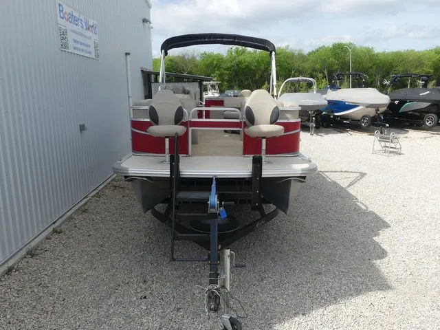 Slide: The Image of Avalon Venture Rear Fish 20' 2019 - 8