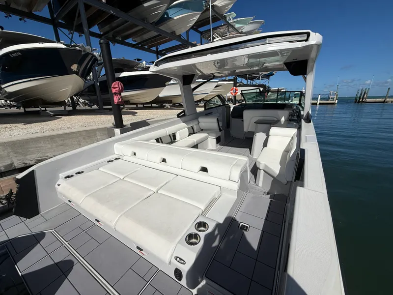 Slide: The Image of Aviara AV36 Outboard 2023 - 21