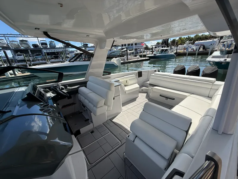 Slide: The Image of Aviara AV36 Outboard 2023 - 5