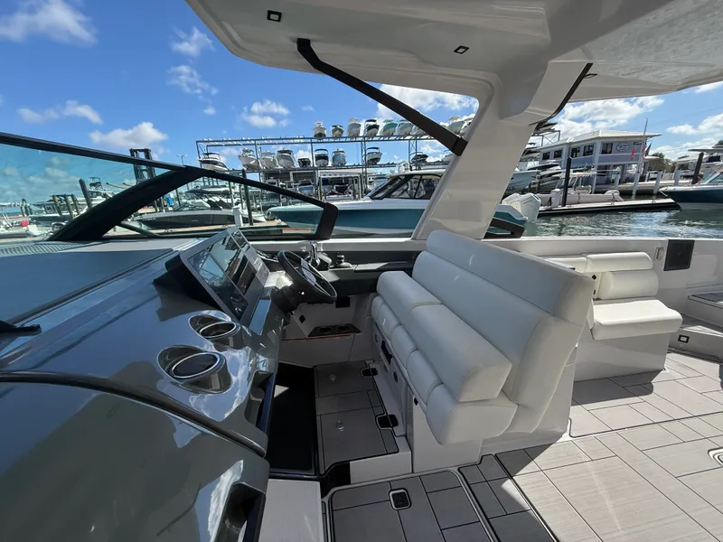 Slide: The Image of Aviara AV36 Outboard 2023 - 7