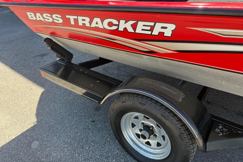 Slide: The Image of Red 2007 Tracker Pro Team 175 TXW boat on trailer, featuring "Bass Tracker" branding. - 3
