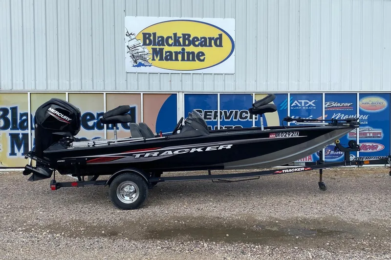 The Image of 2022 Tracker Pro Team 175 TXW boat displayed at Blackbeard Marine dealership. - 1