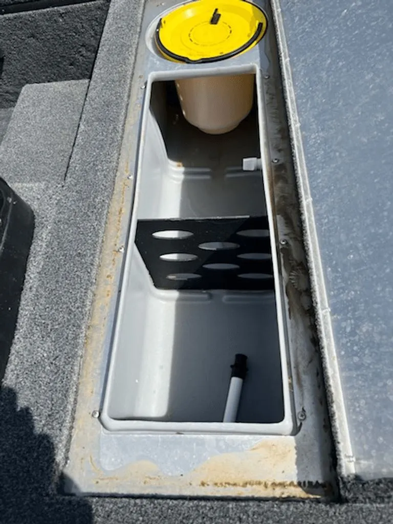 Slide: The Image of Lowe Skorpion 2022 - 13