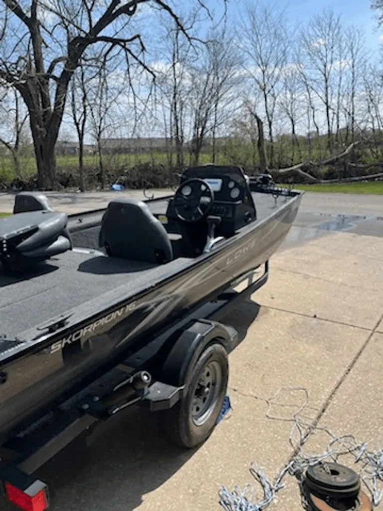 Slide: The Image of Lowe Skorpion 2022 - 8