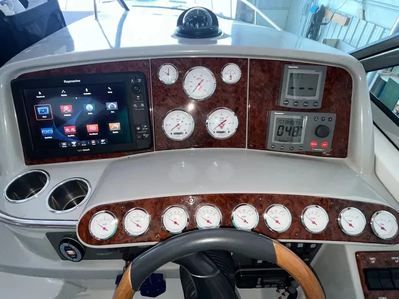 Slide: The Image of Formula 370 Sun Sport 2004 - 11