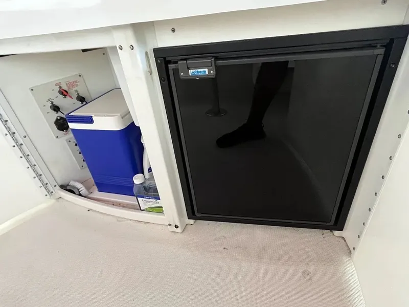 Slide: The Image of Formula 370 Sun Sport 2004 - 14