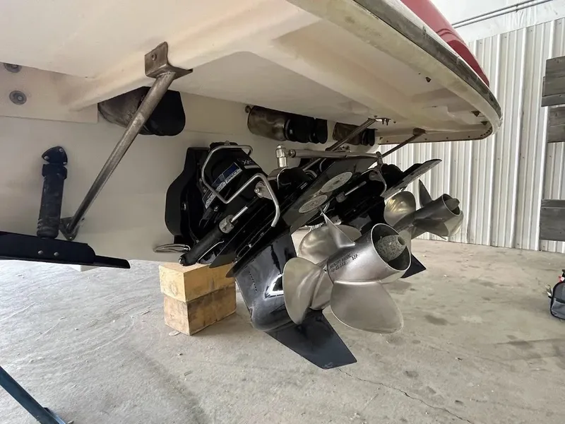 Slide: The Image of Formula 370 Sun Sport 2004 - 4