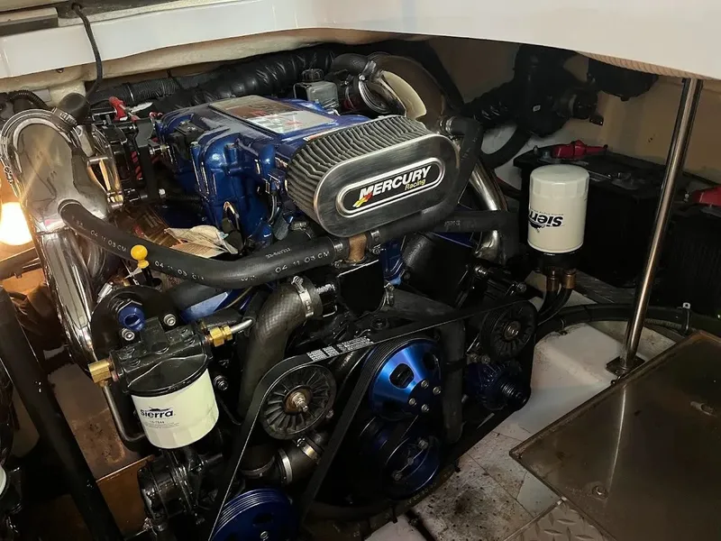 Slide: The Image of Formula 370 Sun Sport 2004 - 8