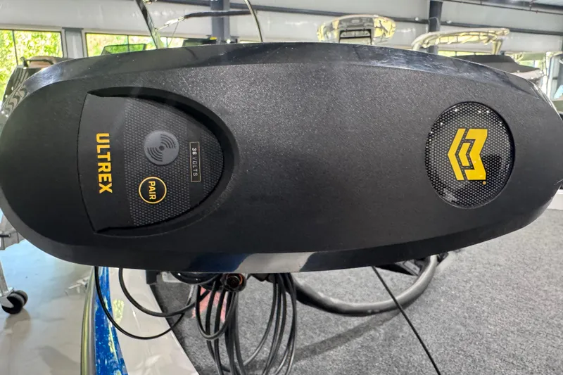 Slide: The Image of Trolling motor on 2026 Skeeter ZXR21 SE boat, featuring Ultrex technology. - 5