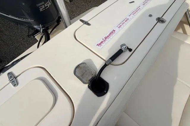 Slide: The Image of 2015 Grady-White Freedom 225 boat deck with Yamaha 250 engine. - 35