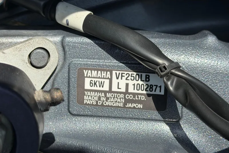 Slide: The Image of Yamaha VF250LB engine label on Godfrey Sweetwater 2286FS, 2022 model. - 78