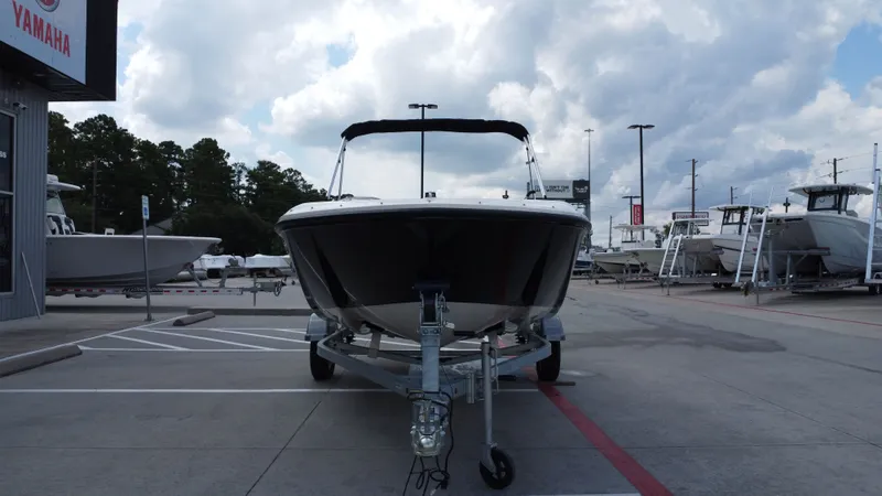 Slide: The Image of Bayliner E16LE 2025 - 7
