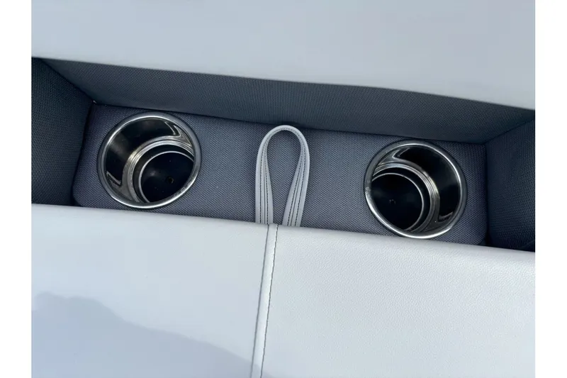 Slide: The Image of Bentley Pontoons Fish 200 4 PT 2025 - 10