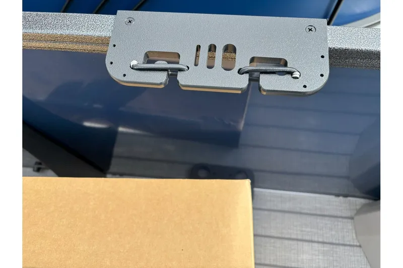 Slide: The Image of Bentley Pontoons Fish 200 4 PT 2025 - 4