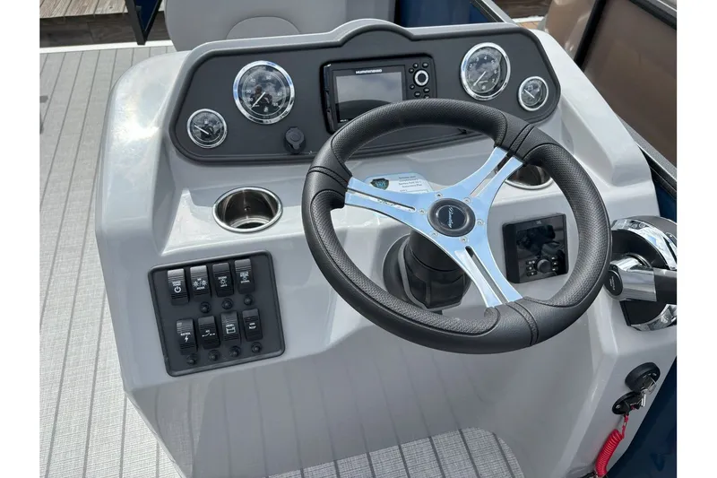 Slide: The Image of Bentley Pontoons Fish 200 4 PT 2025 - 6