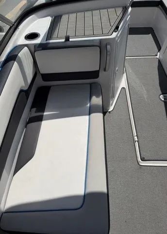 Slide: The Image of Yamaha AR195 2020 - 15