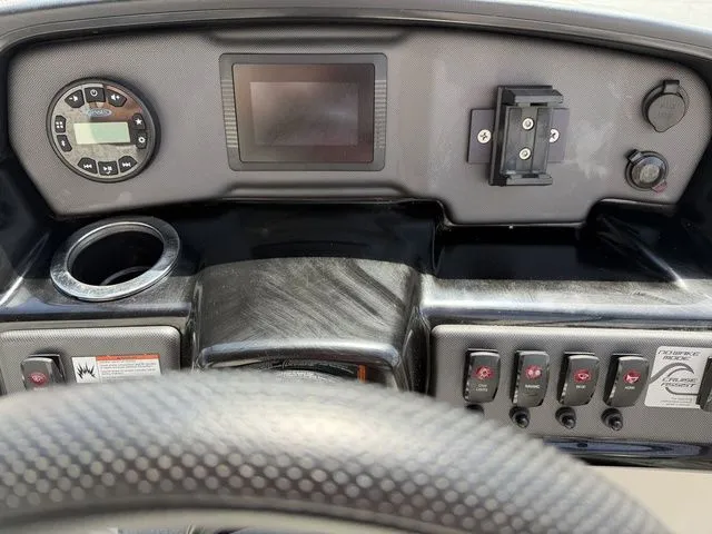 Slide: The Image of Yamaha AR195 2020 - 8