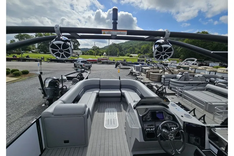 Slide: The Image of Bentley Pontoons Elite 253 Admiral 2025 - 12