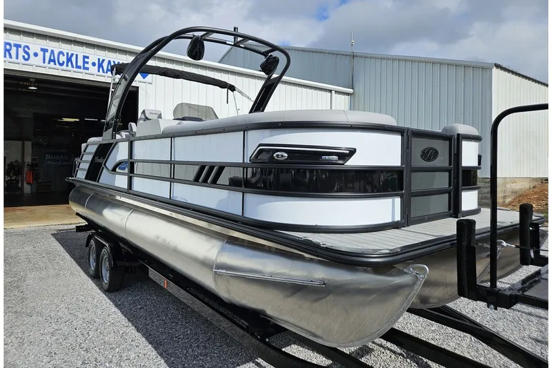 Slide: The Image of Bentley Pontoons Elite 253 Admiral 2025 - 4